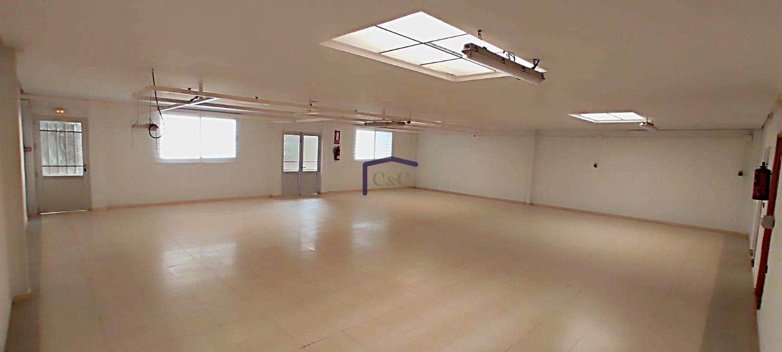 Venta de nave en Manzanares