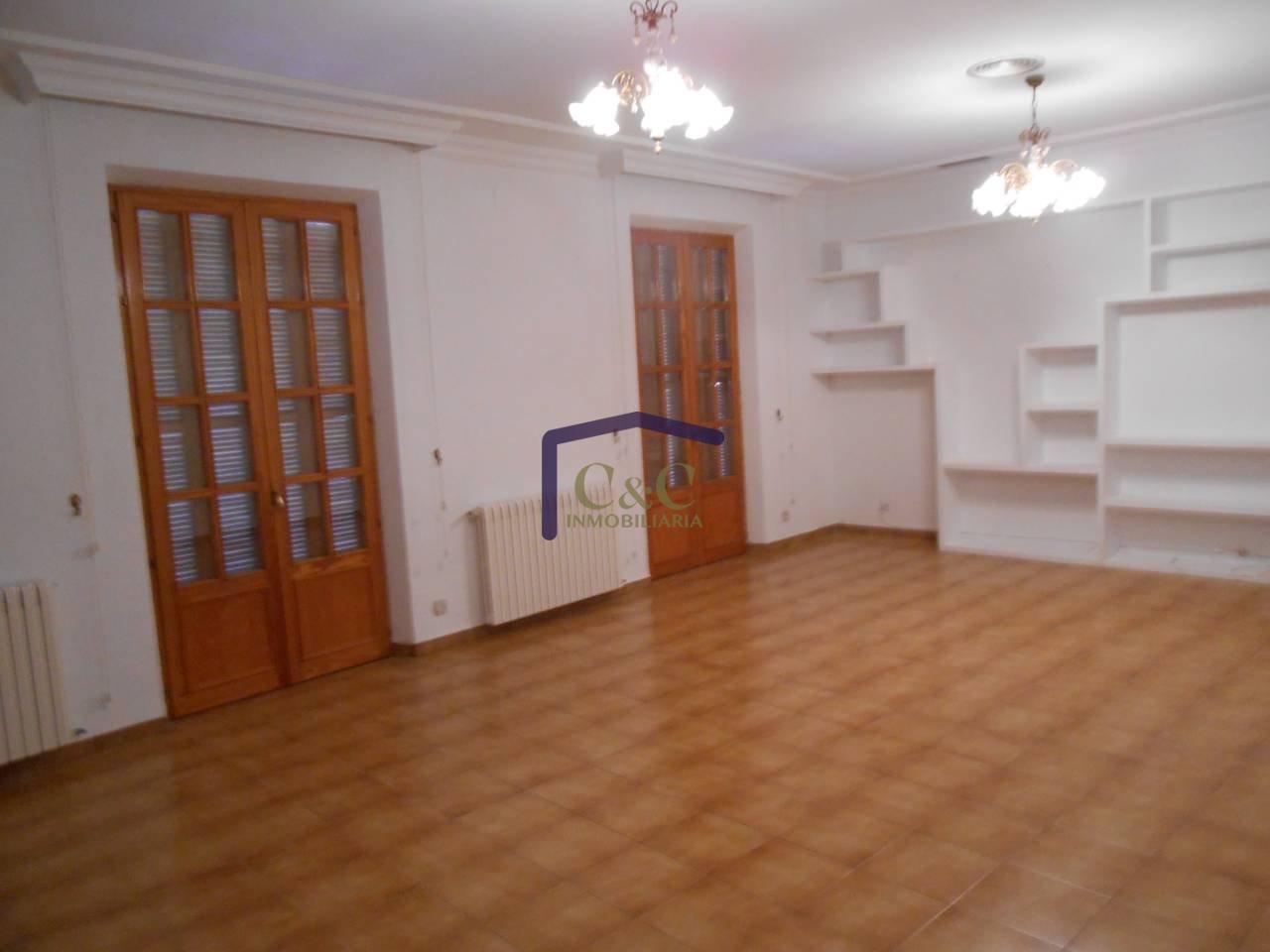 For sale of house in Membrilla