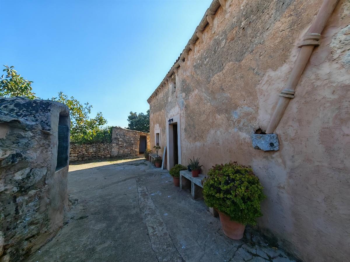 For sale of house in Costitx