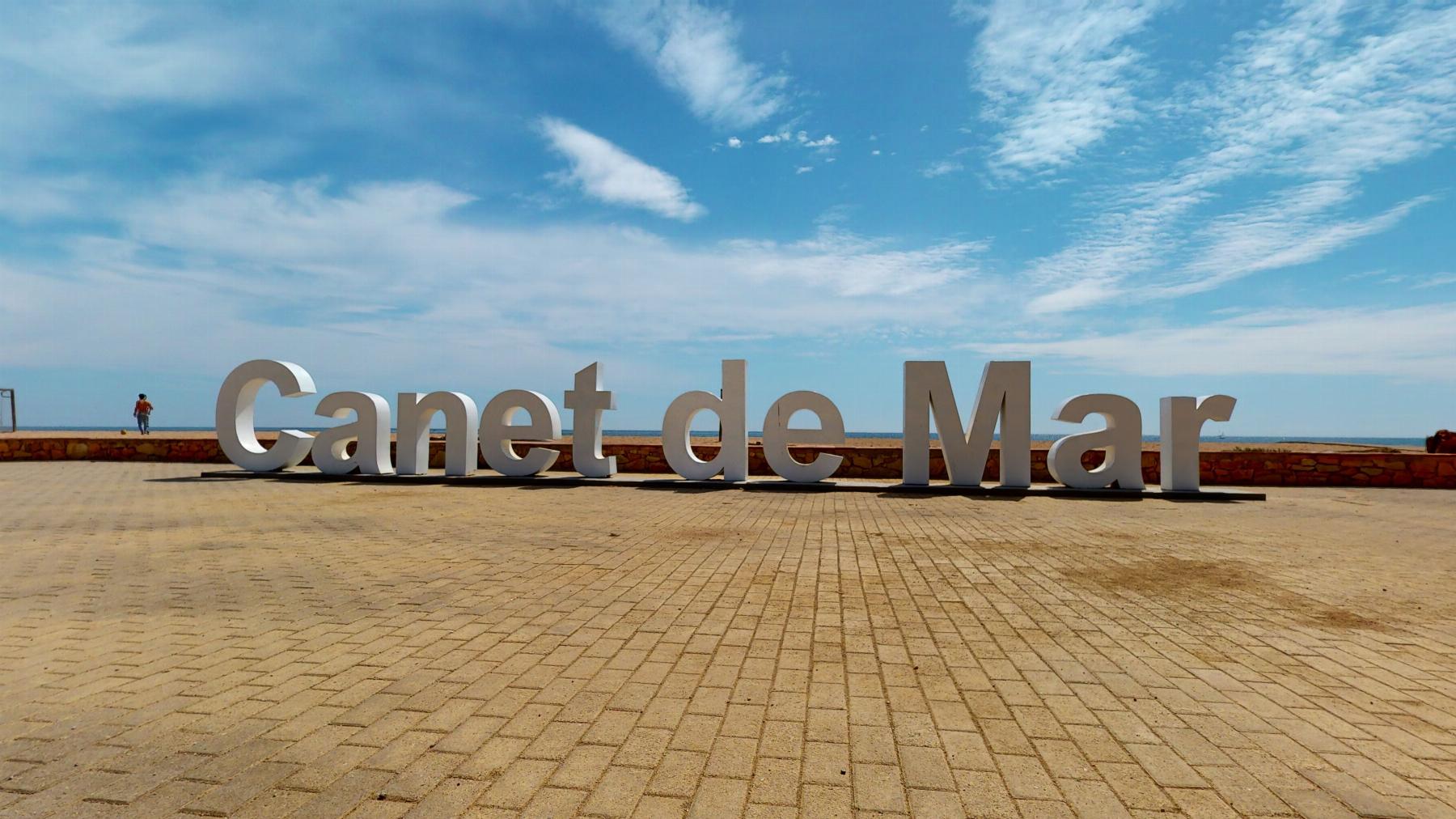 For sale of penthouse in Canet de Mar