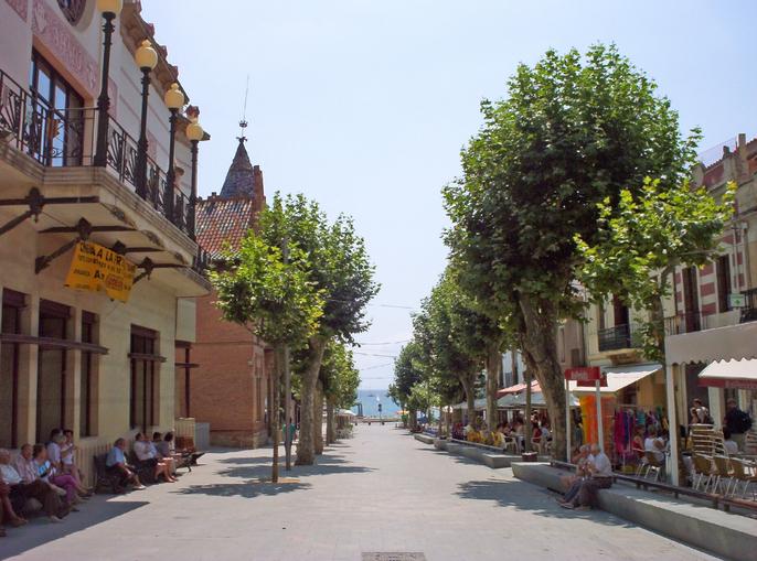 For sale of penthouse in Canet de Mar