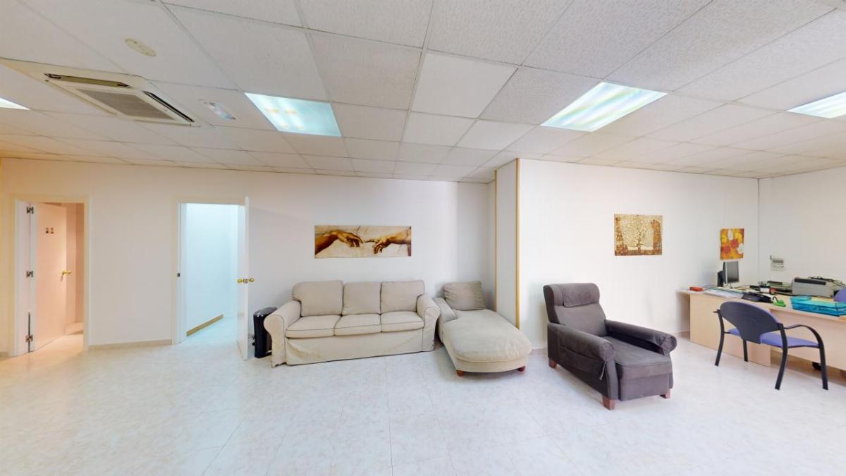 For sale of commercial in Canet de Mar