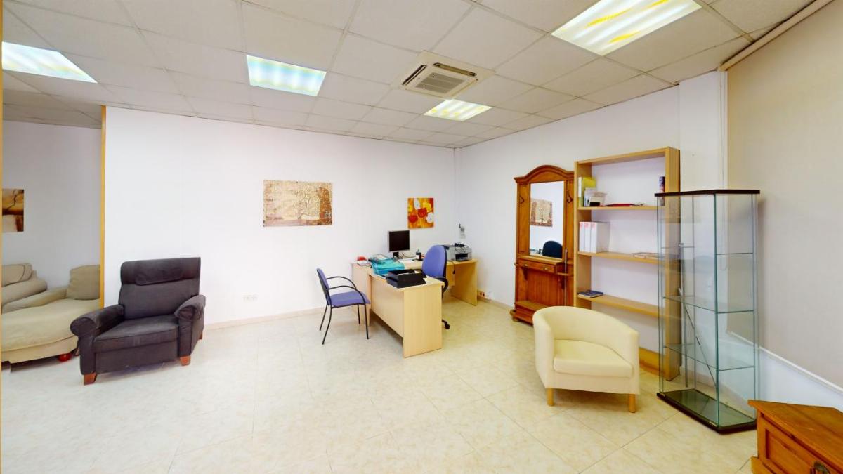 For sale of commercial in Canet de Mar