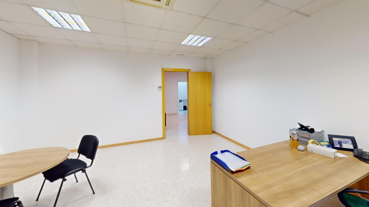For sale of commercial in Canet de Mar