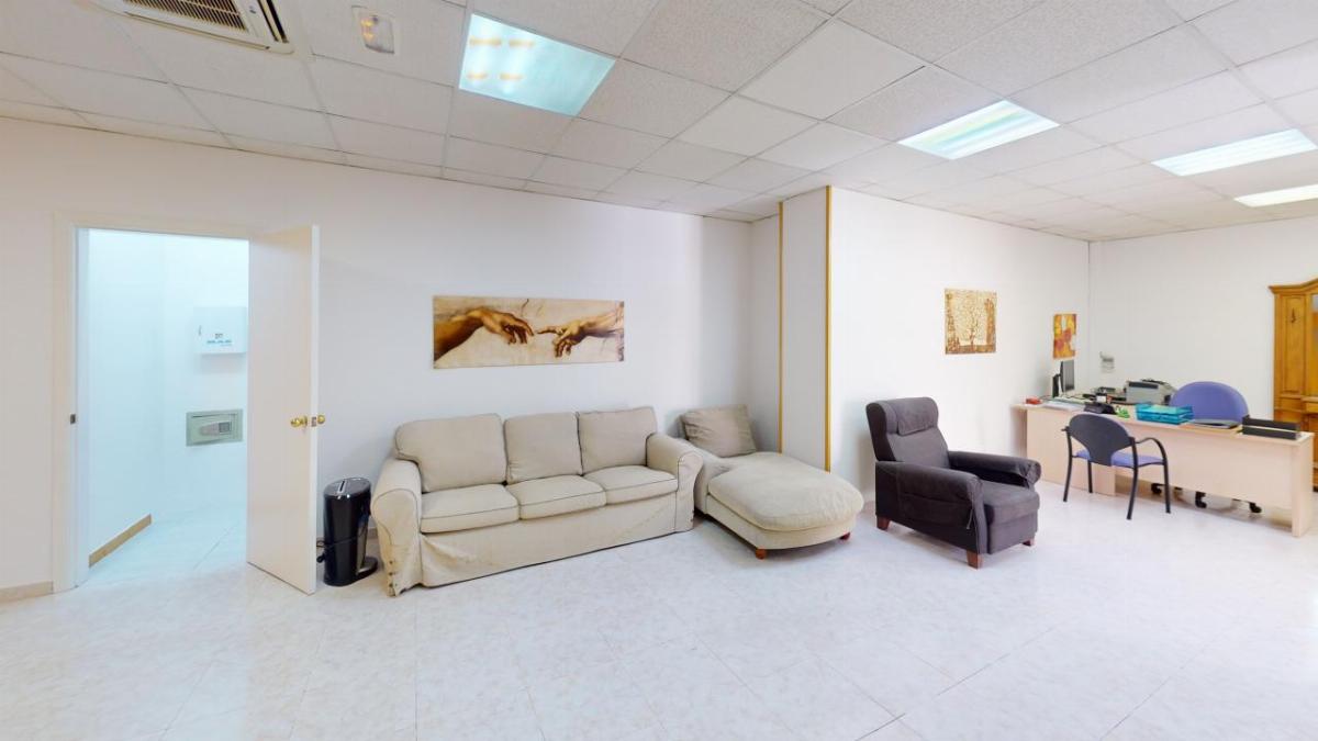 For sale of commercial in Canet de Mar