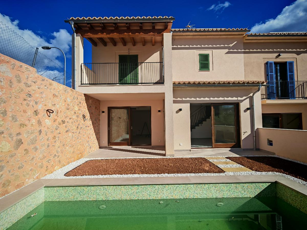 For sale of chalet in Alaró