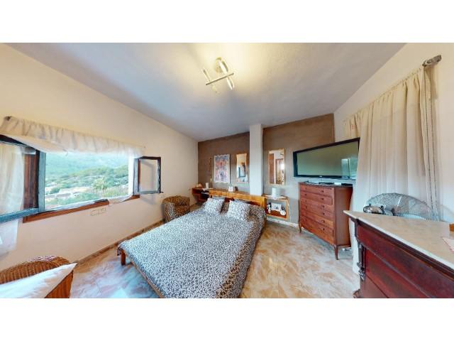 For sale of house in Alaró