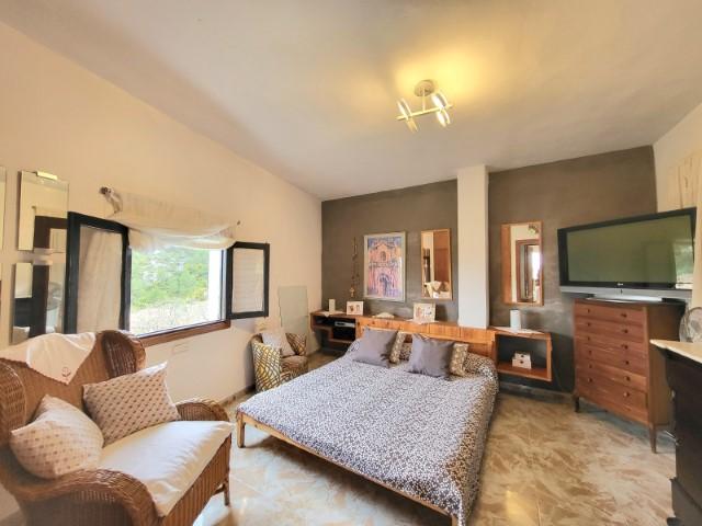 For sale of house in Alaró