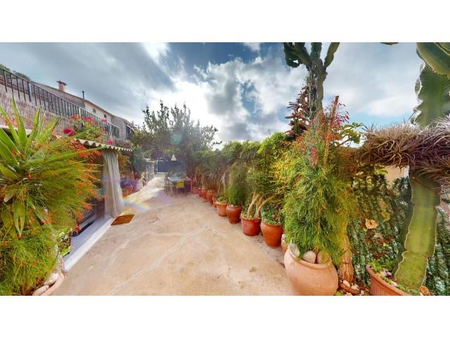 For sale of house in Alaró