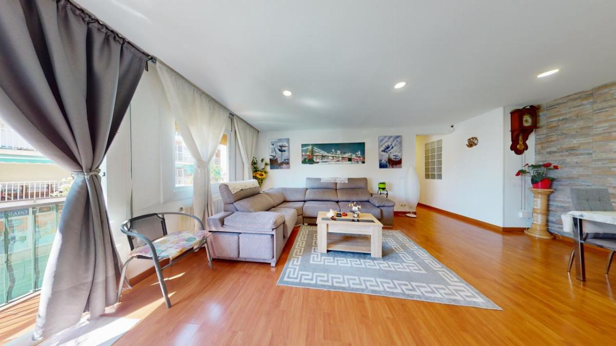 For sale of flat in Canet de Mar