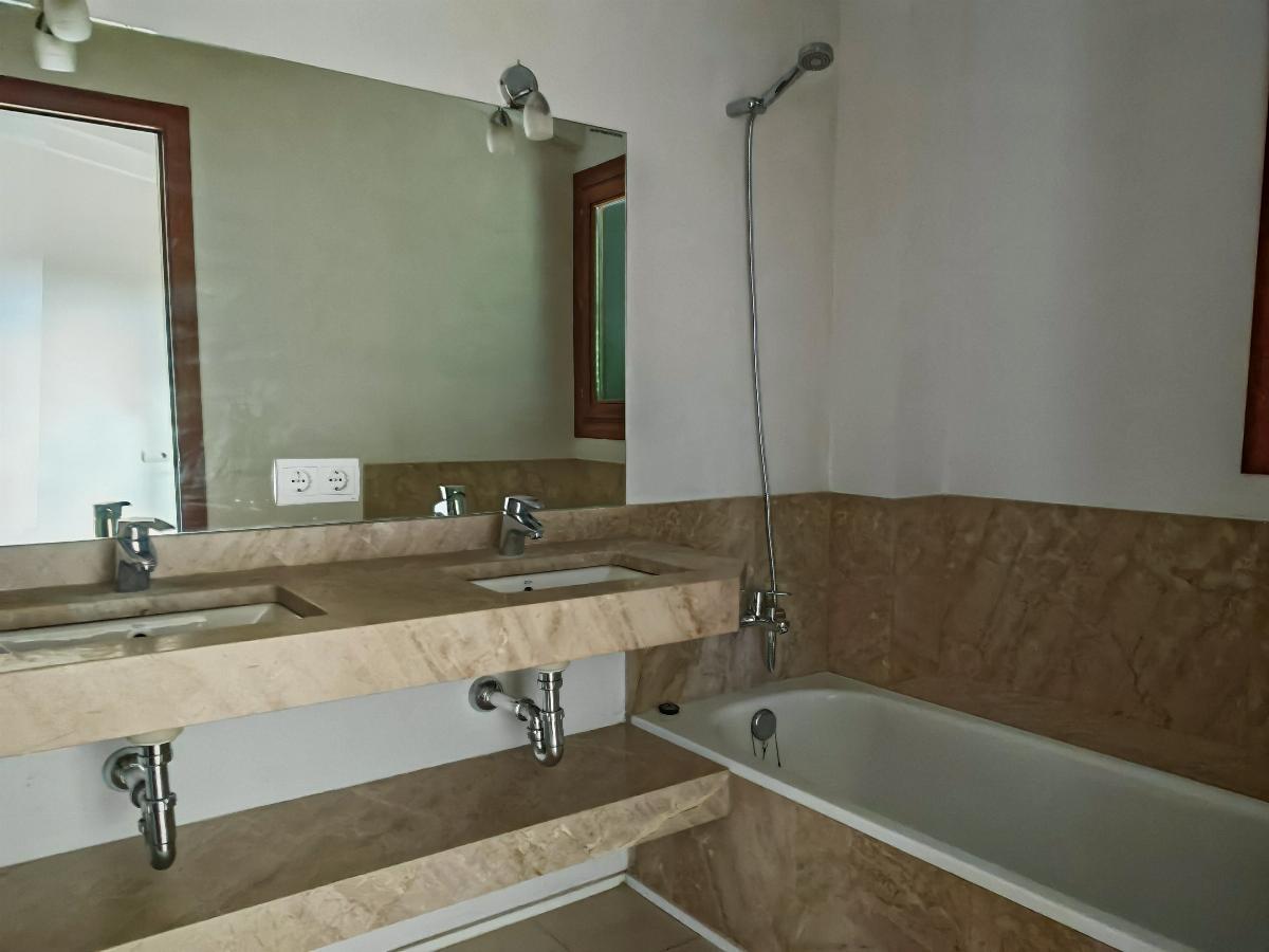 For sale of chalet in Alaró