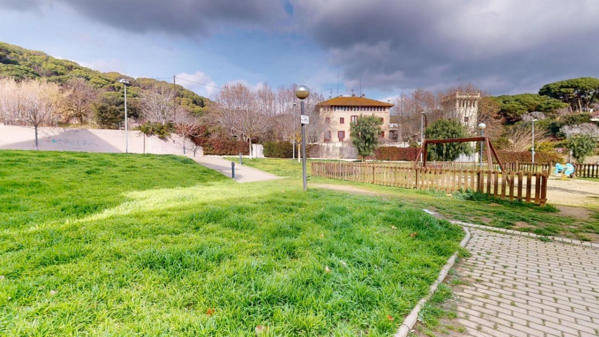 For sale of duplex in Canet de Mar