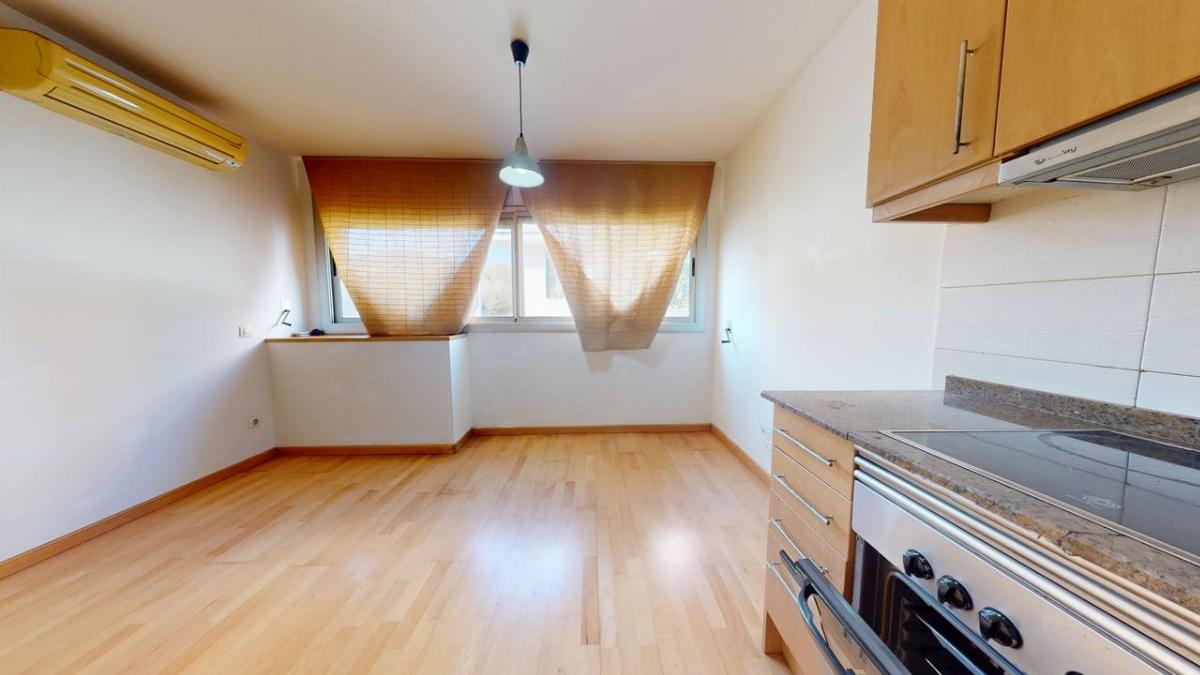 For sale of duplex in Canet de Mar