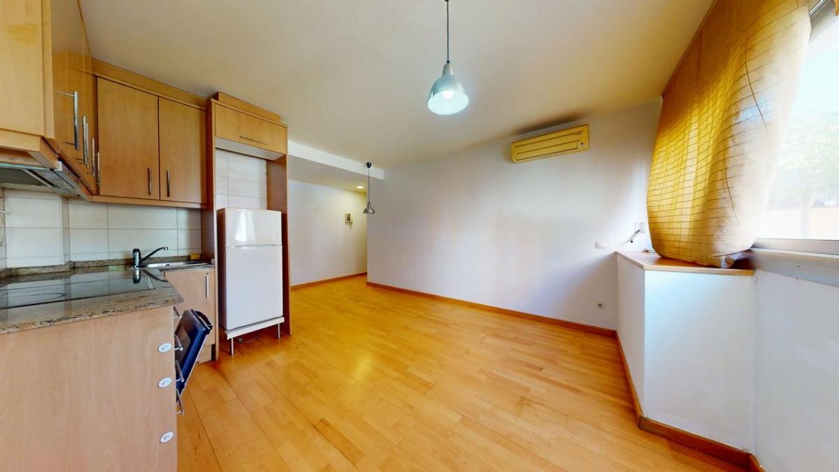 For sale of duplex in Canet de Mar