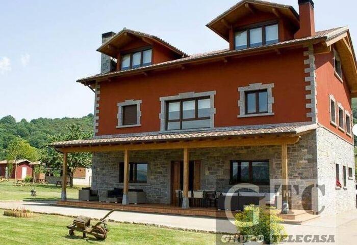 For sale of hotel in Salas