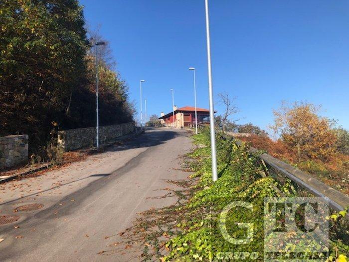 For sale of land in Oviedo