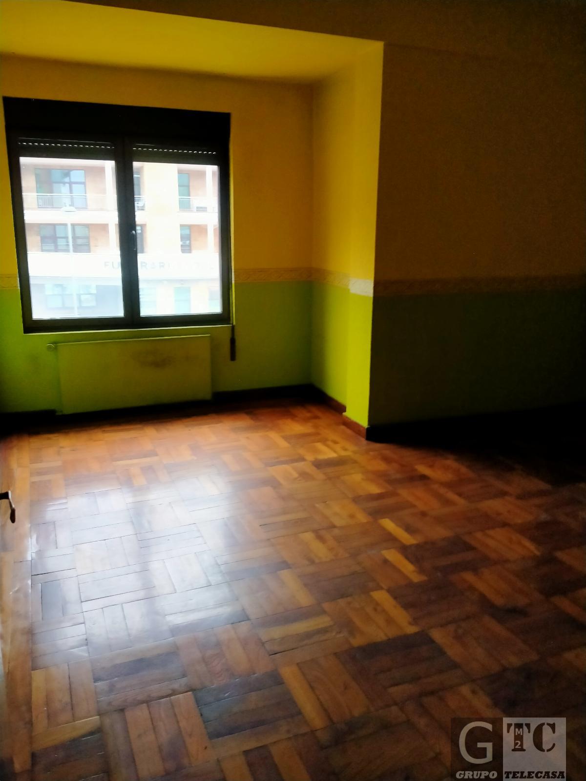 Venta de piso en Oviedo