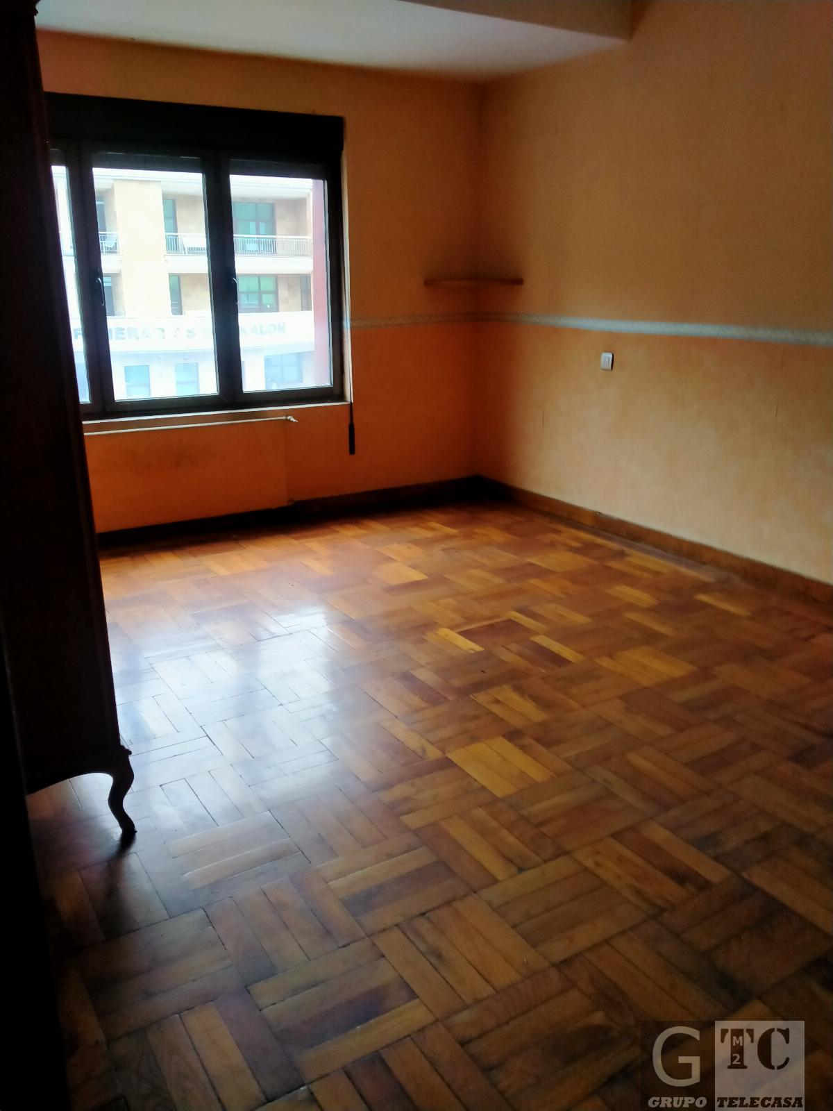 Venta de piso en Oviedo