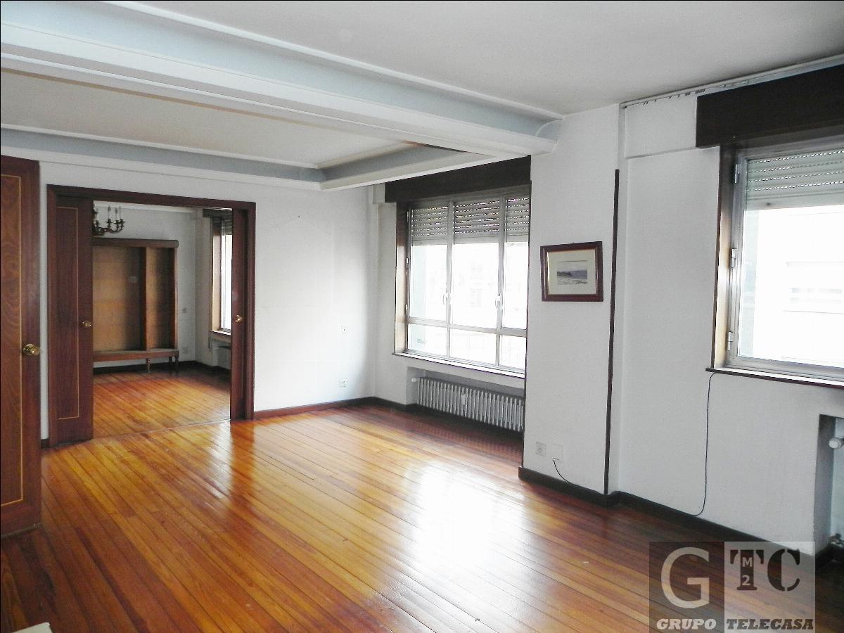 For sale of flat in Oviedo