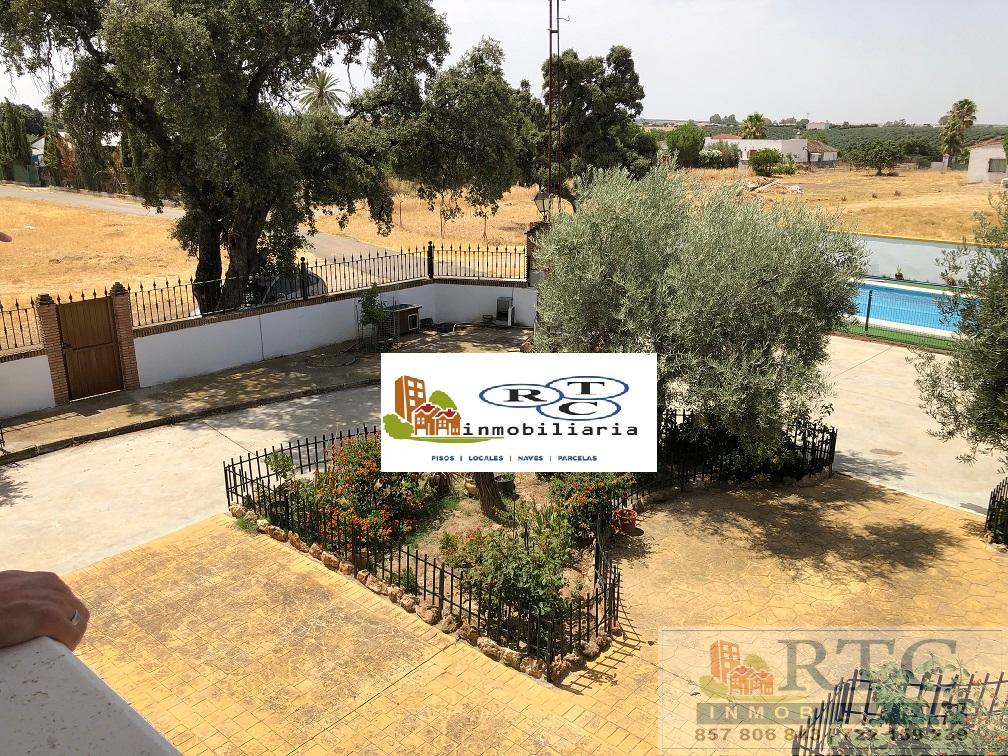 Venta de chalet en La Carlota