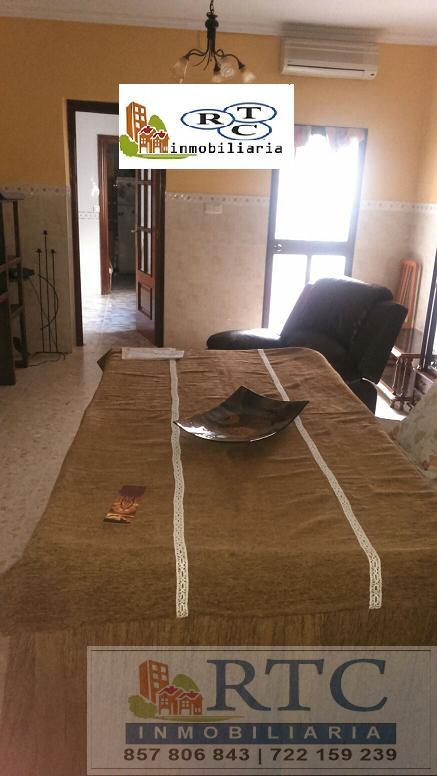 Venta de casa en Fernán-Núñez