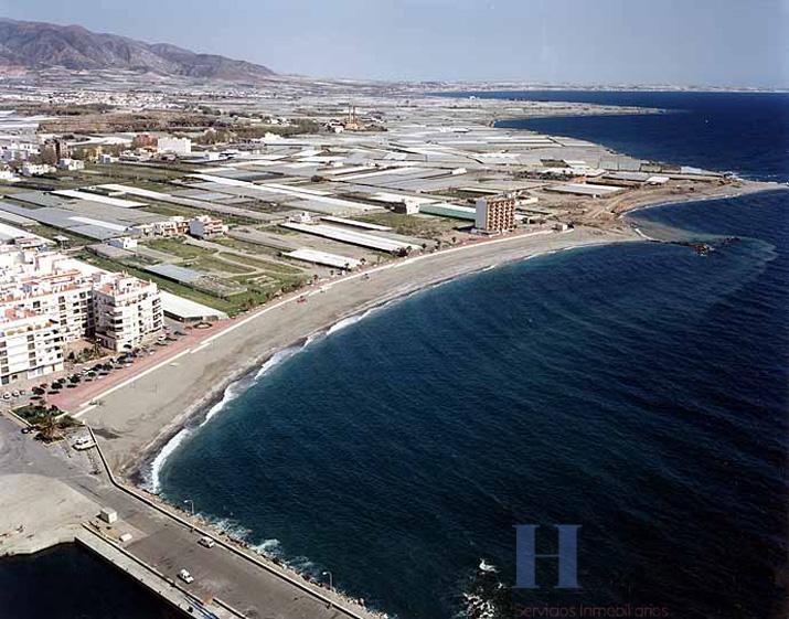 Venta de casa en Adra