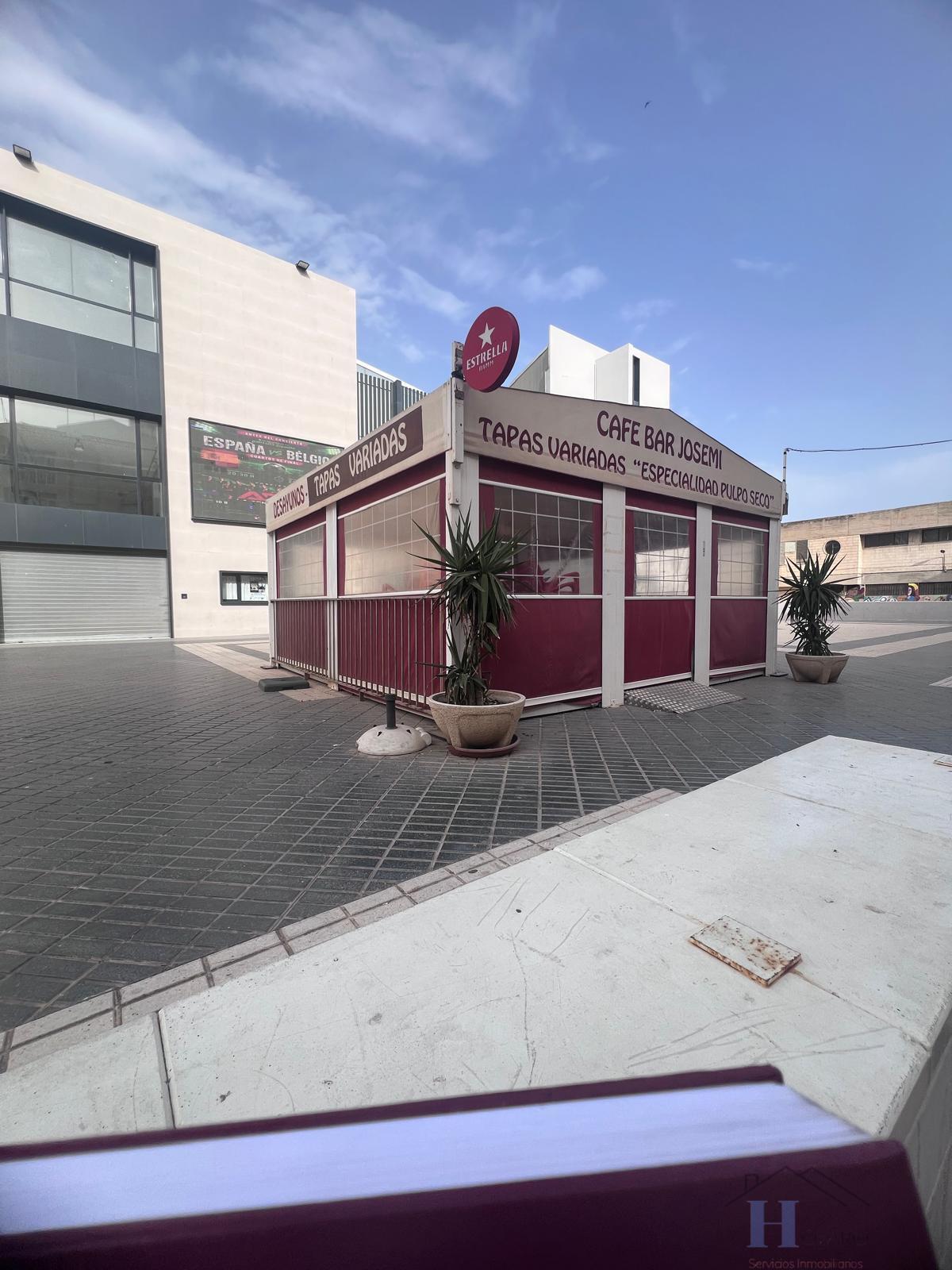 Venta de local en Adra