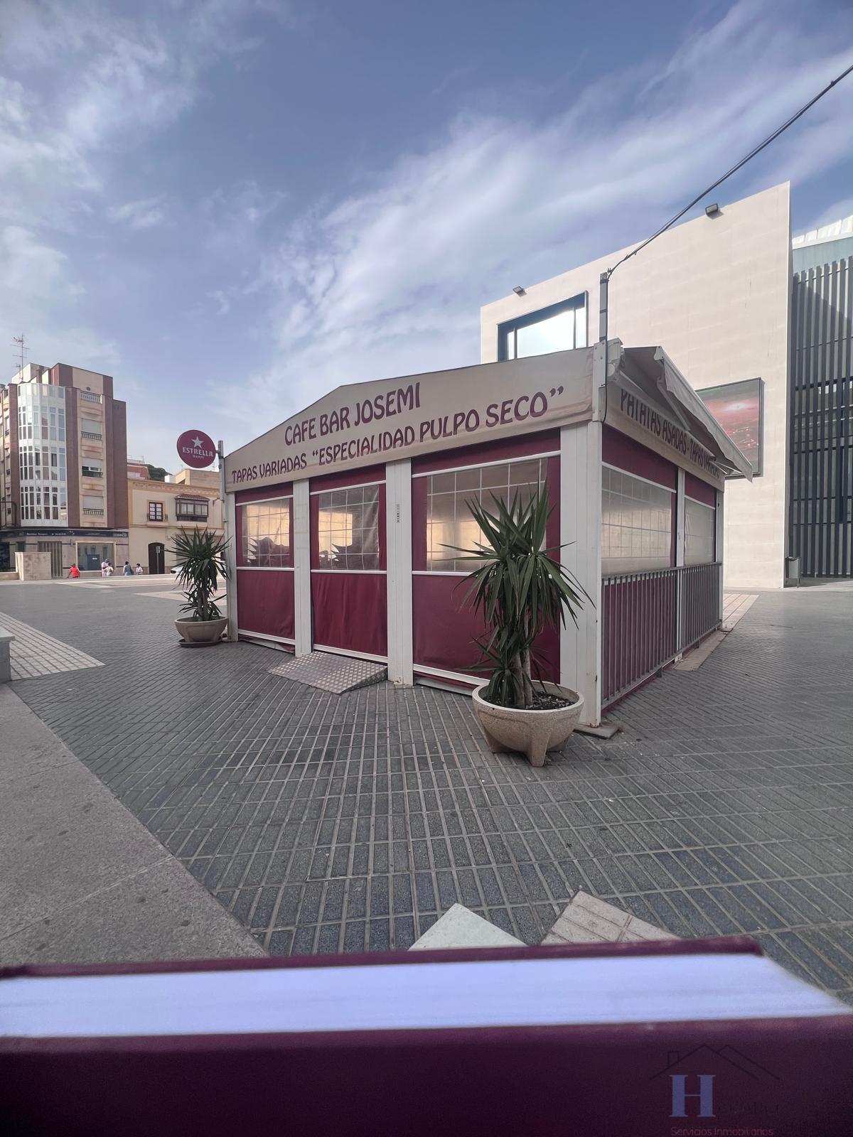 Venta de local en Adra
