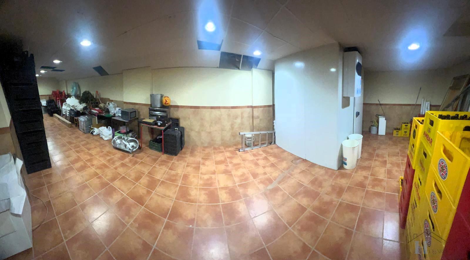 Venta de local en Adra
