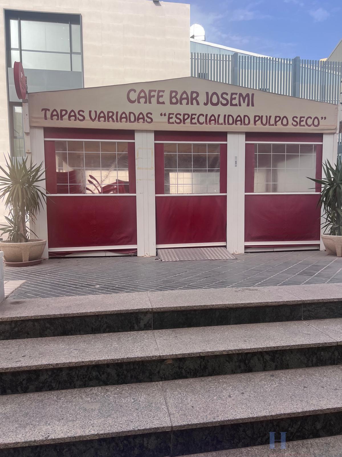 Venta de local en Adra