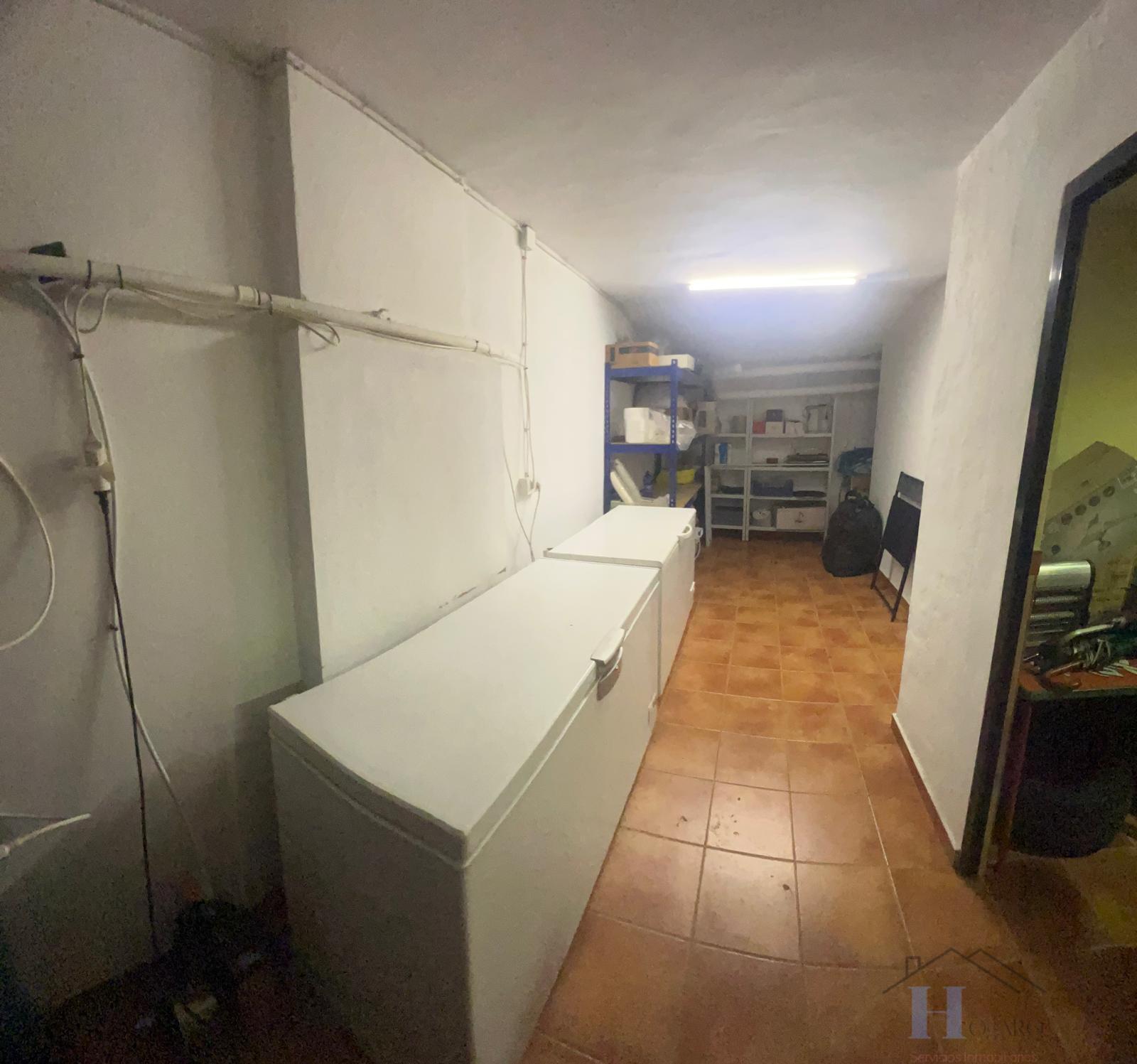 Venta de local en Adra