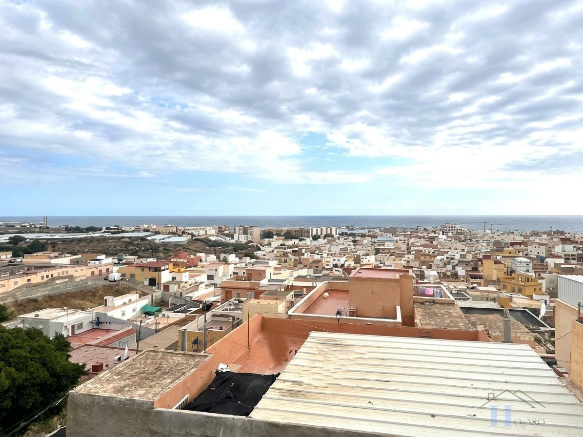 Venta de casa en Adra
