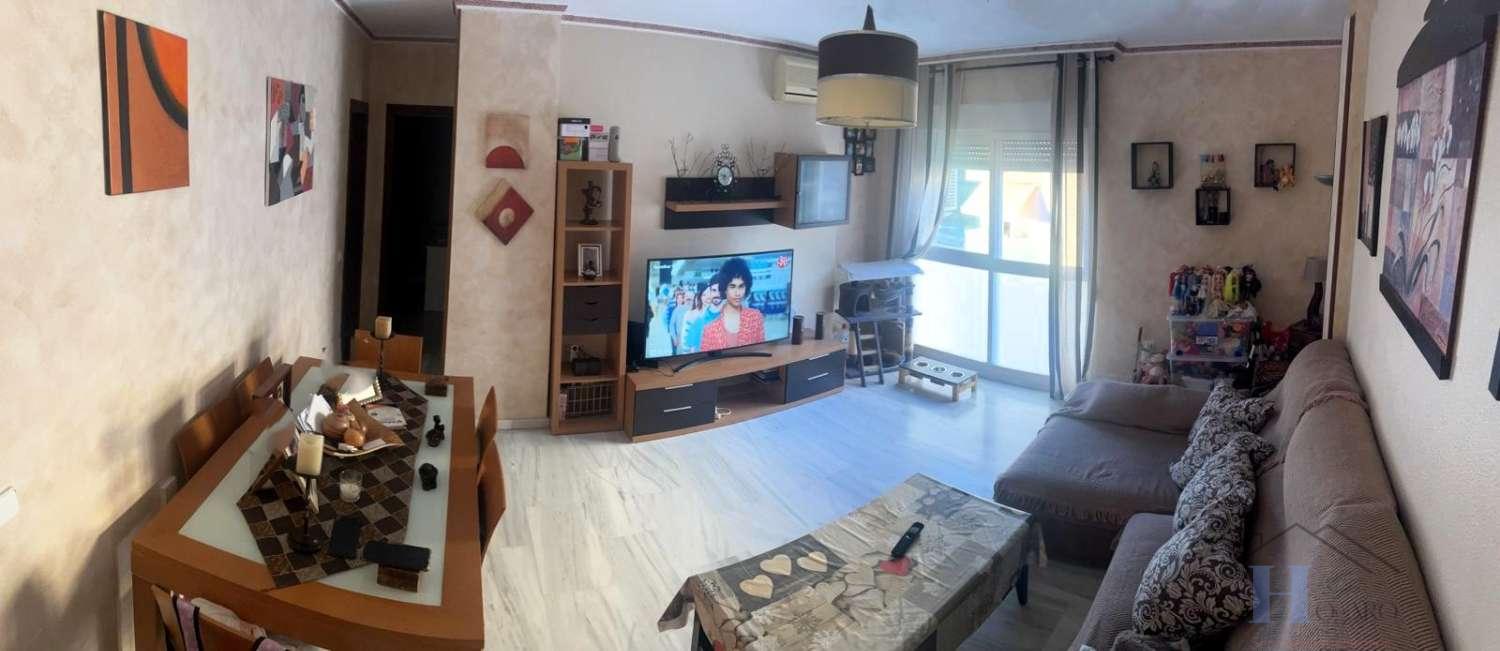 For sale of flat in Adra