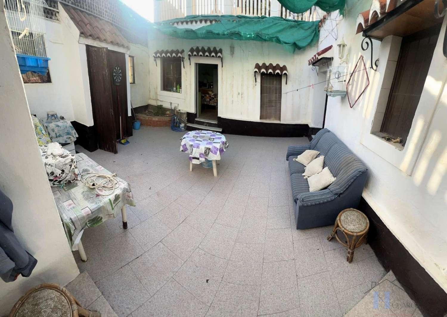 For sale of house in Berja