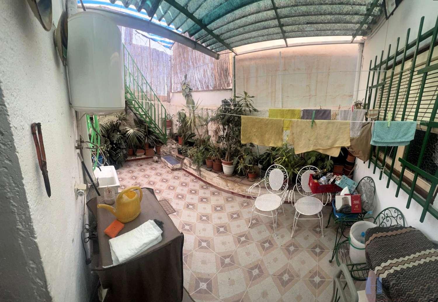 For sale of house in Berja