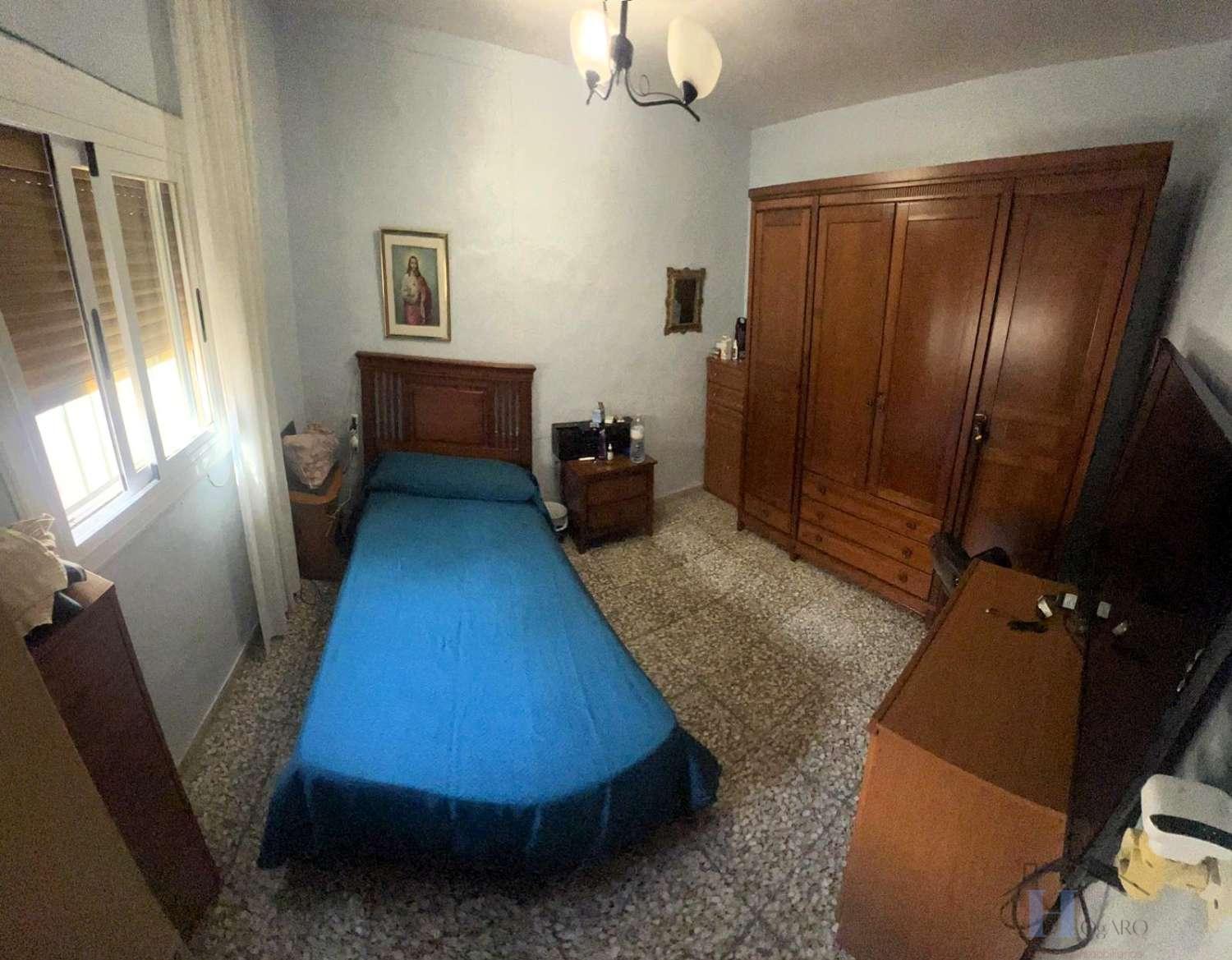 For sale of house in Adra