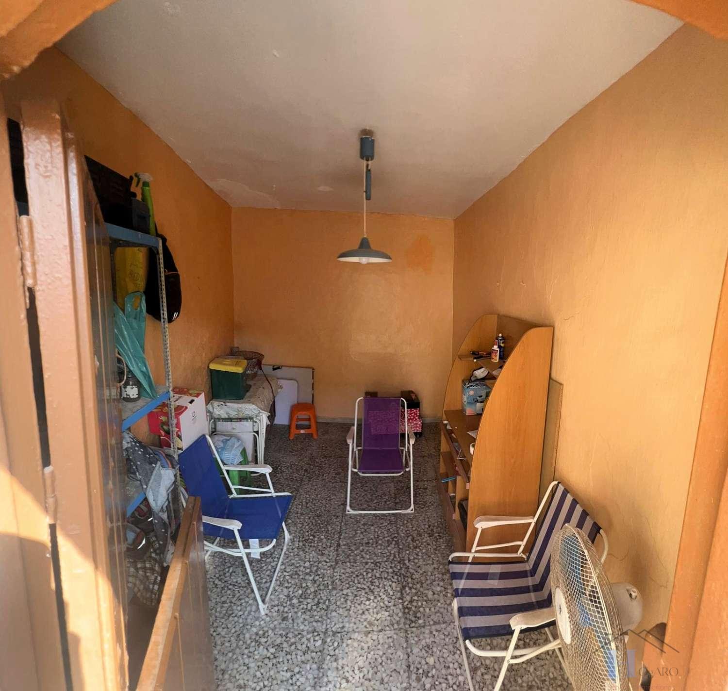 For sale of house in Adra