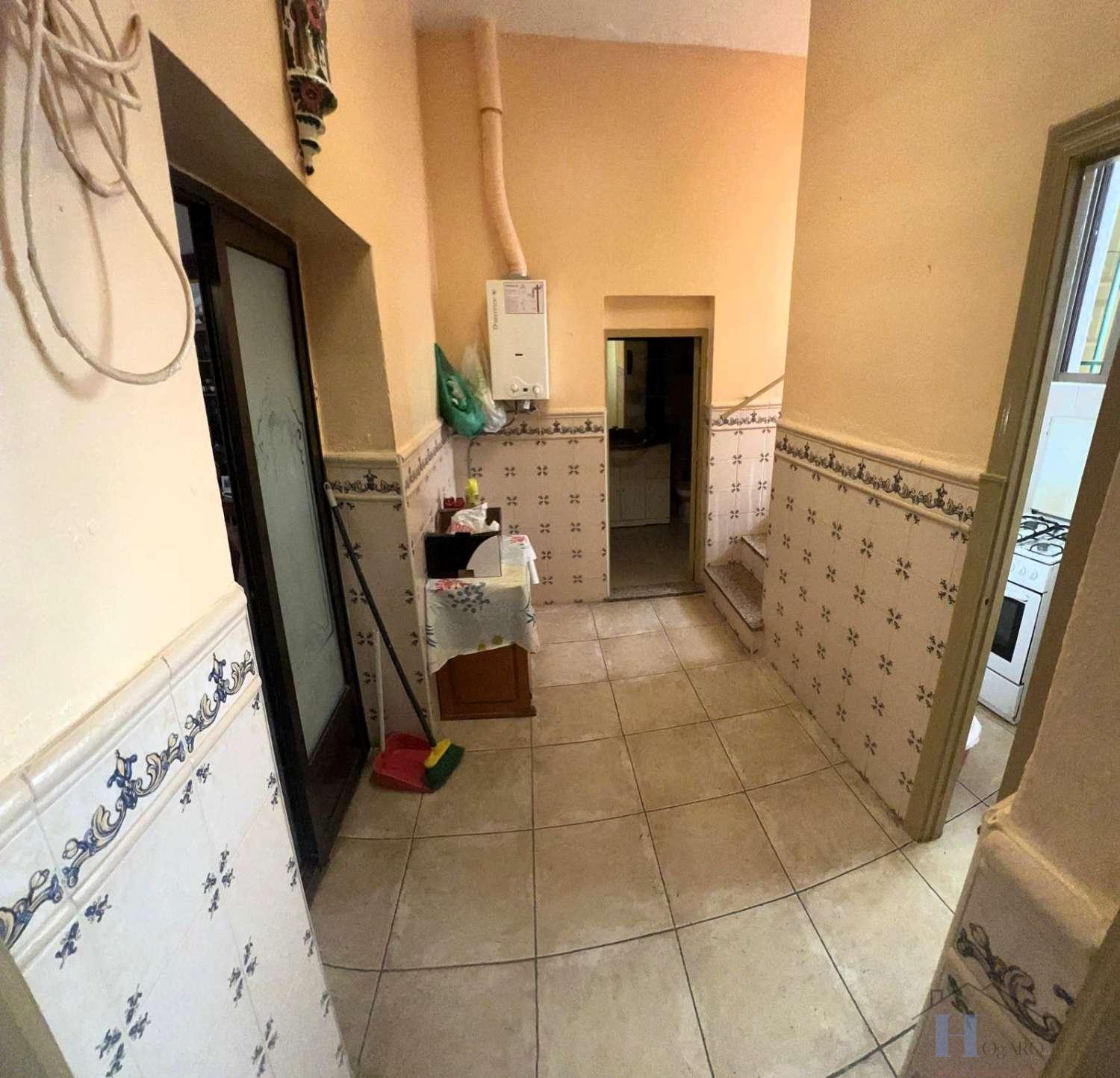 For sale of house in Adra