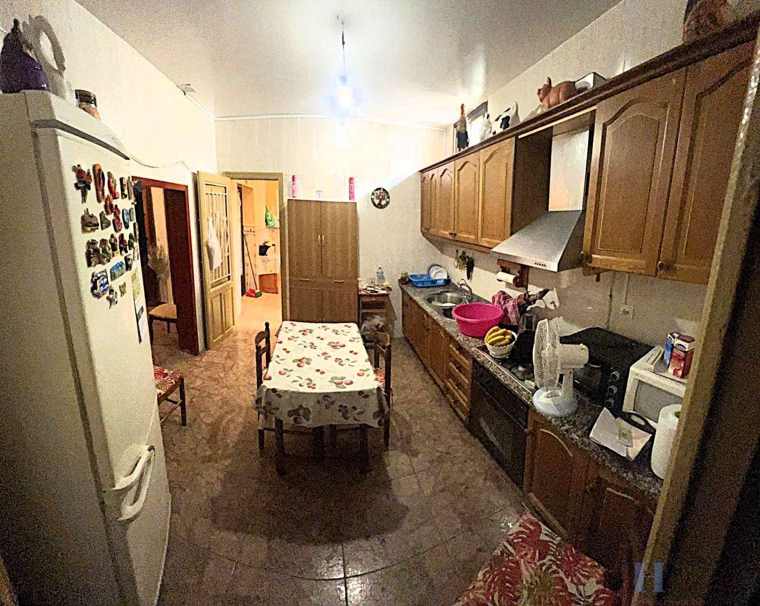 For sale of house in Adra