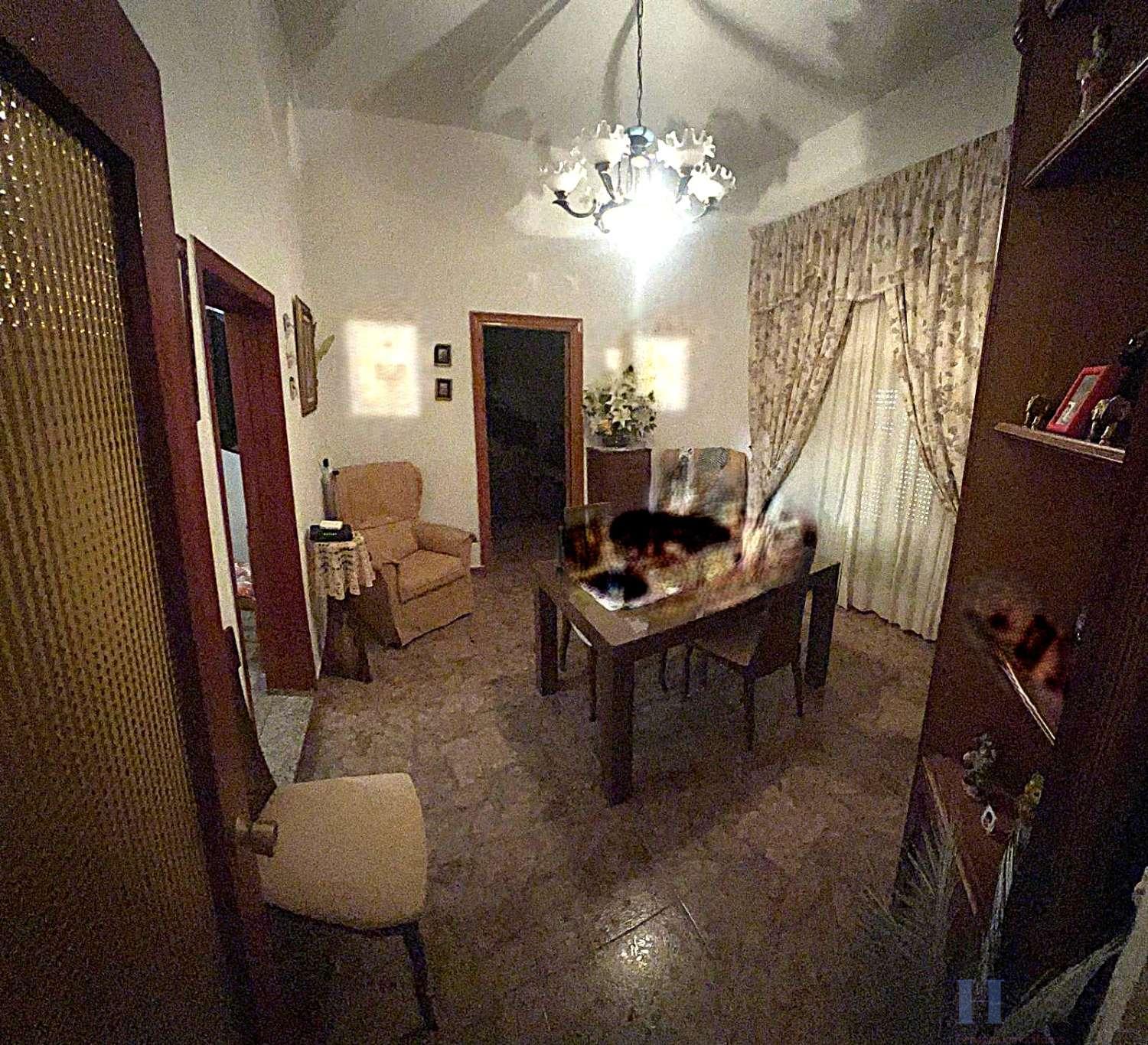 For sale of house in Adra