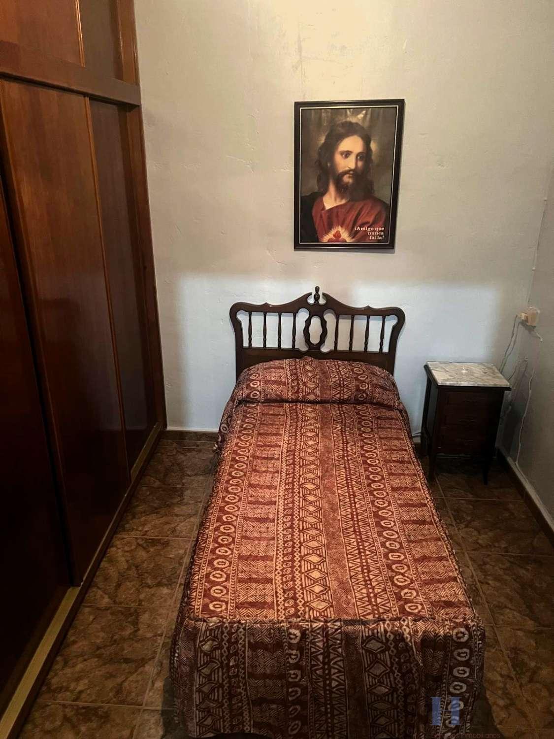 For sale of house in Adra
