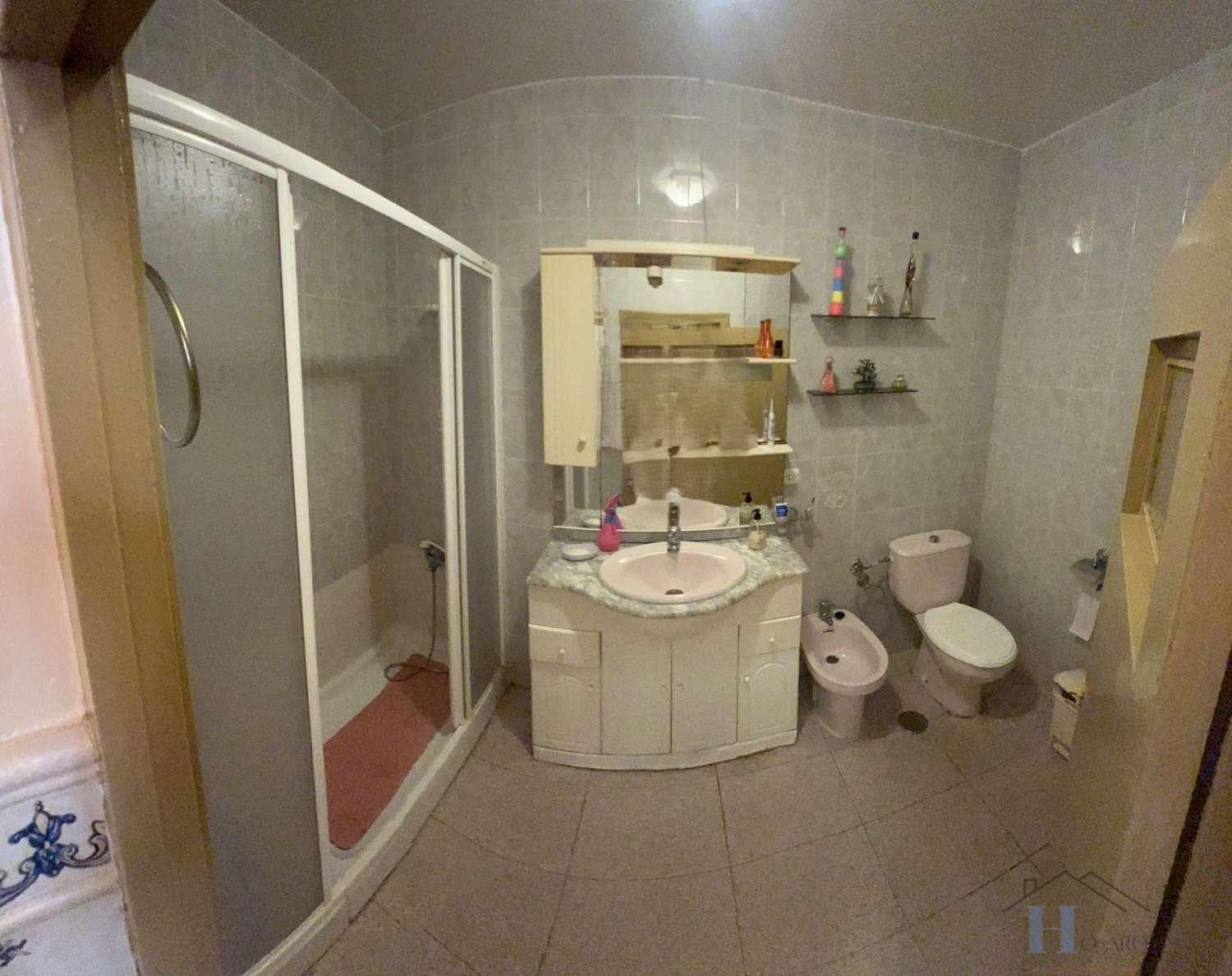 For sale of house in Adra