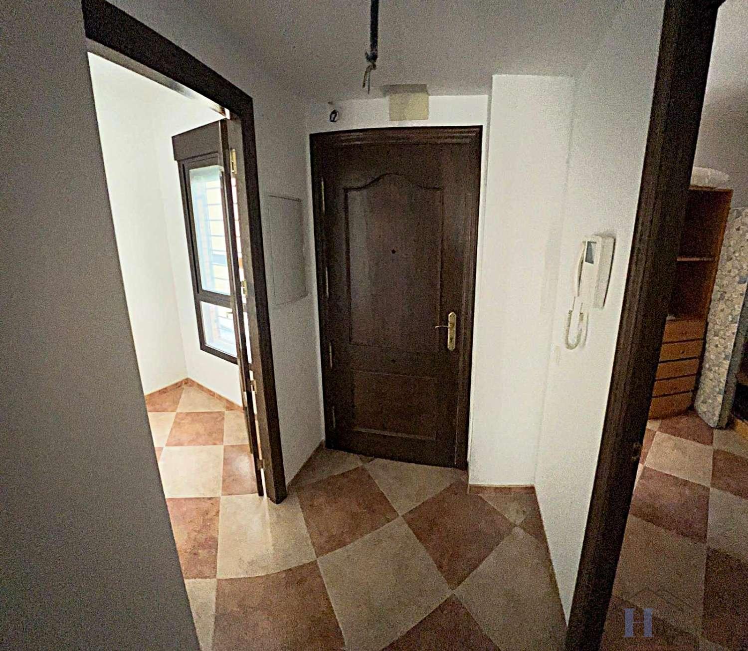 For sale of flat in Adra