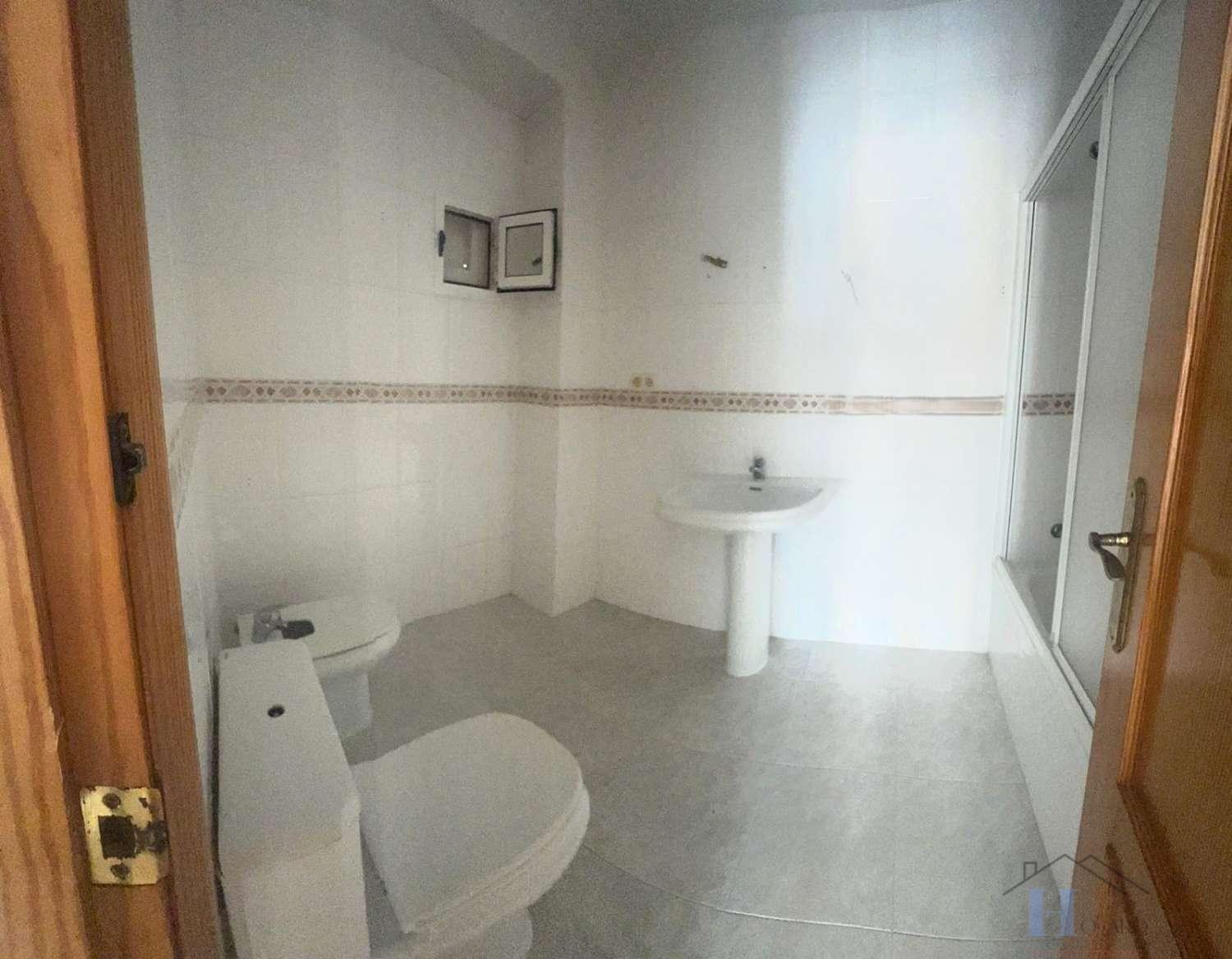 For sale of flat in Adra