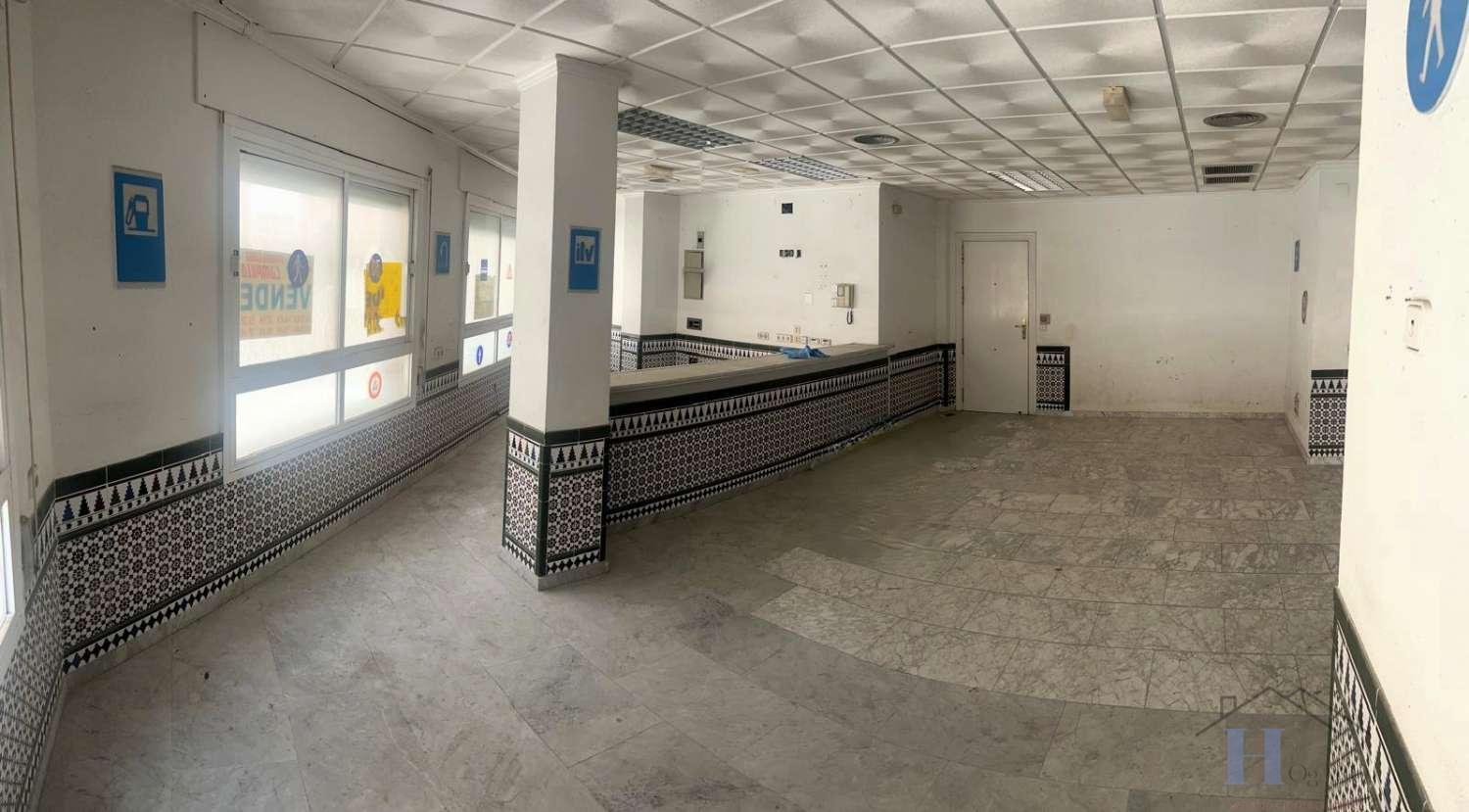 For sale of flat in Adra