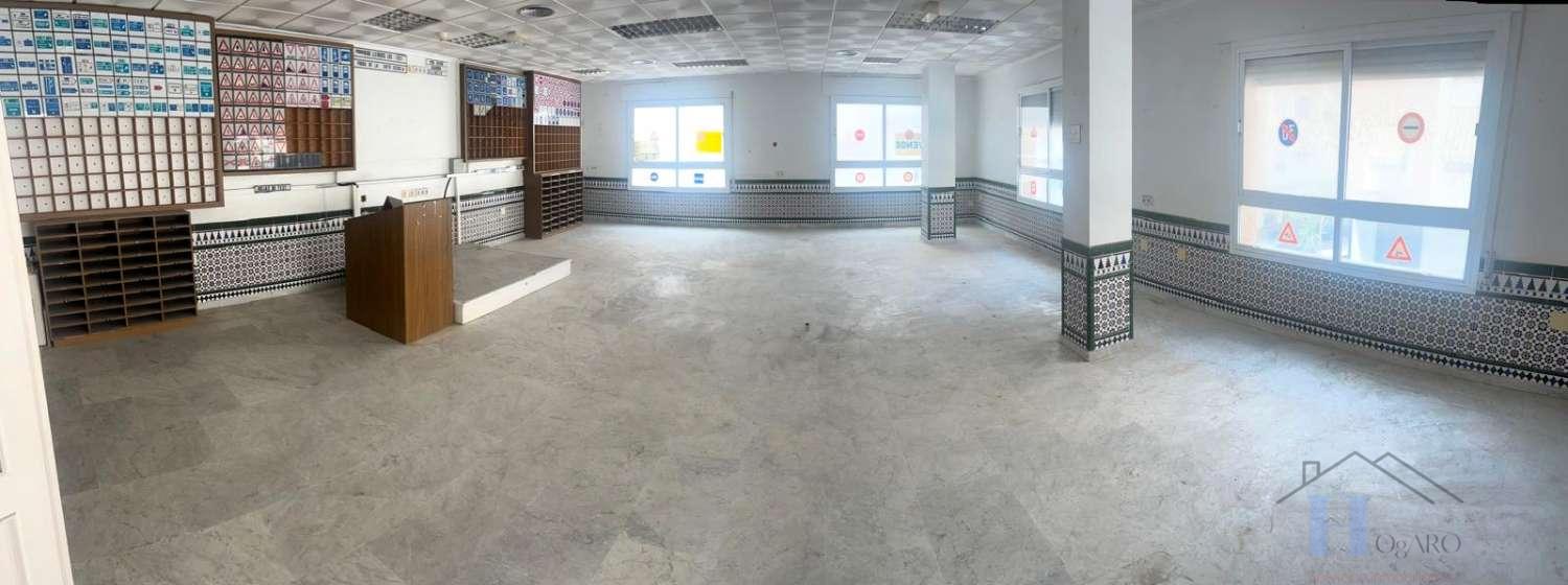 For sale of flat in Adra