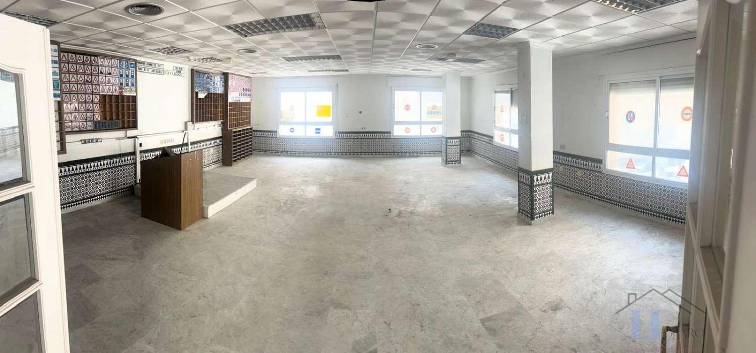 For sale of flat in Adra