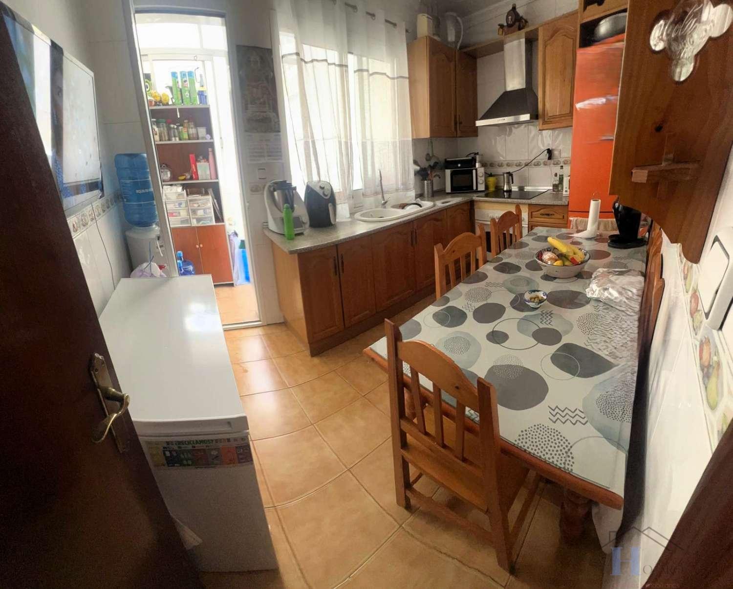 Venta de piso en Adra