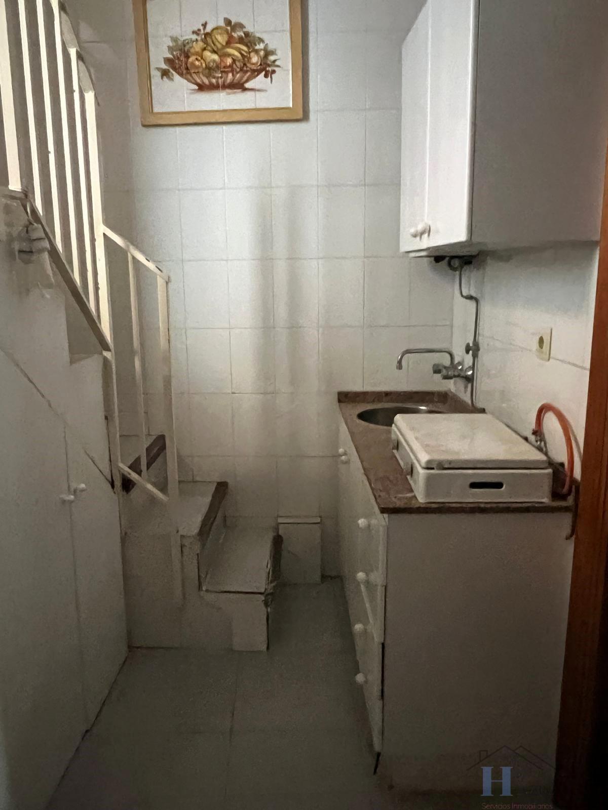 For sale of house in Adra