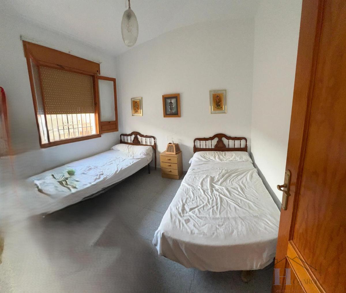 For sale of house in Adra